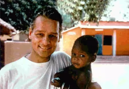 Fra Piergiorgio con bambino